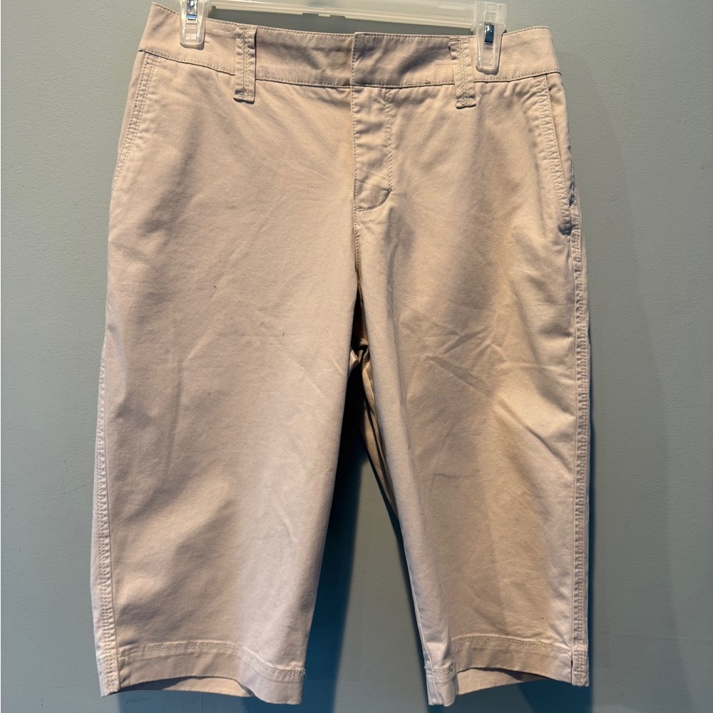 Women's “city shorts “- size 6, 14.75 inch inseam